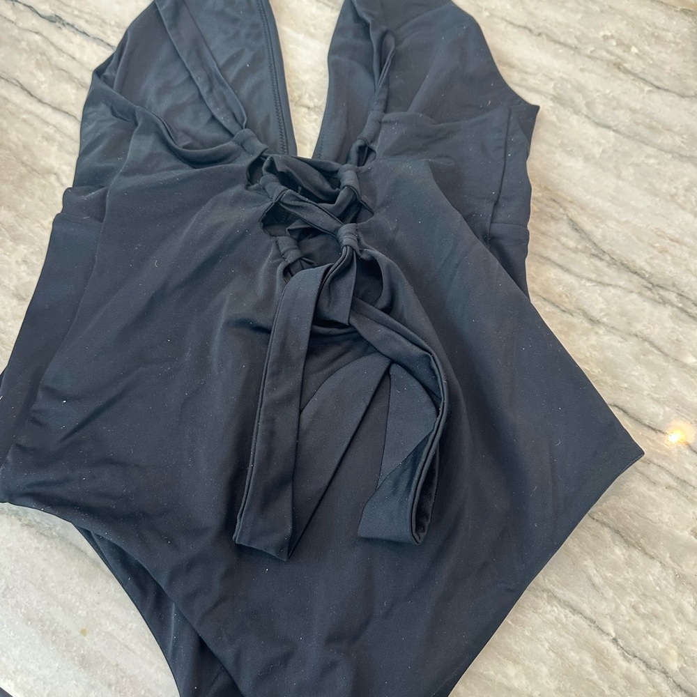 Tori Praver Stylish Black womens One Piece Swimsuit; skimpy back. Size medium
